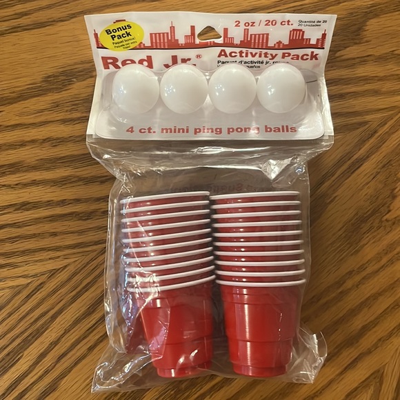 MINI PONG SET! So cute! Miniature pong cups and balls • NWT - Picture 2 of 7